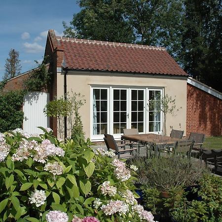 Field Cottage Bed And Continental Breakfast East Harling Номер фото